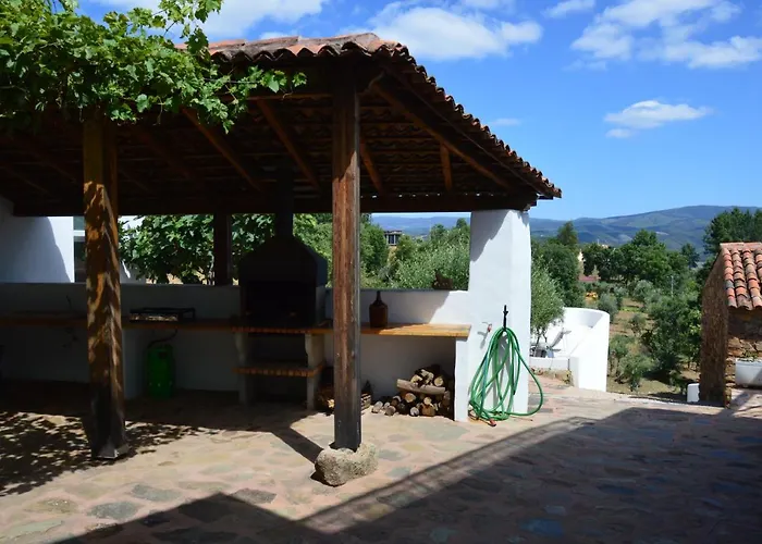 Ouzenda Do Zezere Holiday home